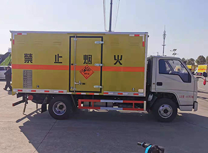 乐昌爆破器材运输车工人安全操作规范与智能技术保障